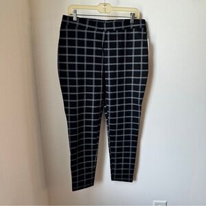 Morgan Taylor Black and White Skinny Pants